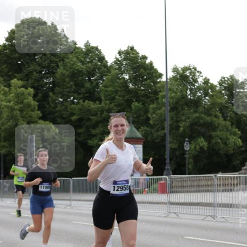29.06.2025 - hella hamburg halbmarathon Jannik Wohlers http://msf.ph/oto/8236661 29.06.2025 10:28:51 Lombardsbrücke 1230, 2688, 3179, 4373, 6345, 7449, 8048, 8812, 9714, 10198, 10641, 10808, 11792, 11803, 11989, 12099, 12404, 12958, 13090, 14644, 15952, 15955, 16673, 16676, 18414 meine-sportfotos.de