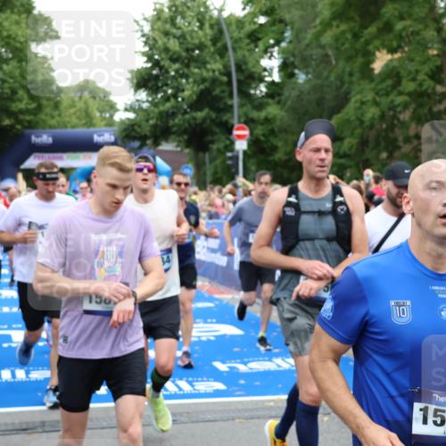 29.06.2025 - hella hamburg halbmarathon Zöllner http://msf.ph/oto/8236668 29.06.2025 10:55:11 Ziel 1549, 1628, 2119, 2448, 2884, 3041, 3791, 3945, 4903, 6355, 8691, 9060, 9361, 9380, 10191, 10192, 11333, 11747, 11976, 12248, 12961, 13297, 14750, 14834, 14948, 16108, 16630, 17803, 17842, 18031, 18966 meine-sportfotos.de