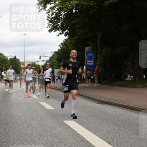 29.06.2025 - hella hamburg halbmarathon Yannick Fuchs http://msf.ph/oto/8236742 29.06.2025 10:34:33 20KM 1358, 1603, 1975, 2573, 2826, 3547, 3626, 4381, 4398, 4766, 4888, 5375, 6149, 6152, 6649, 7109, 7495, 7622, 8346, 8467, 8574, 8933, 9116, 11284, 11714, 11806, 12046, 12091, 13190, 14077, 14699, 15421, 15813, 15828, 16580, 17425, 17792, 17916, 17973, 18013, 18979 meine-sportfotos.de