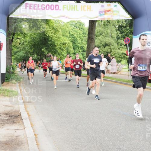 29.06.2025 - hella hamburg halbmarathon MichiJ http://msf.ph/oto/8236758 29.06.2025 10:50:05 Zwischen KM18-KM19 1427, 1464, 7243, 11527, 11960, 12479, 14917, 17532, 19023 meine-sportfotos.de