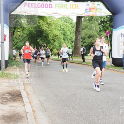 29.06.2025 - hella hamburg halbmarathon MichiJ http://msf.ph/oto/8236790 29.06.2025 10:27:15 Zwischen KM18-KM19 1164, 3014, 3530, 13729, 15965 meine-sportfotos.de