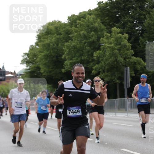 29.06.2025 - hella hamburg halbmarathon Jannik Wohlers http://msf.ph/oto/8236818 29.06.2025 10:28:54 Lombardsbrücke 1230, 2688, 3179, 3311, 4349, 4373, 6345, 6725, 7449, 8048, 8812, 9714, 10198, 10641, 10808, 11792, 11803, 11989, 12404, 12958, 13090, 14644, 15952, 15955, 16673, 16676, 17496, 18298, 18299, 18414 meine-sportfotos.de