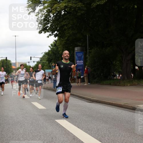 29.06.2025 - hella hamburg halbmarathon Yannick Fuchs http://msf.ph/oto/8236828 29.06.2025 10:34:33 20KM 1358, 1603, 1975, 2573, 2826, 3547, 3626, 4381, 4398, 4766, 4888, 5375, 6149, 6152, 6649, 7109, 7495, 7622, 8346, 8467, 8574, 8933, 9116, 11284, 11714, 11806, 12046, 12091, 13190, 14077, 14699, 15421, 15813, 15828, 16580, 17425, 17792, 17916, 17973, 18013, 18979 meine-sportfotos.de