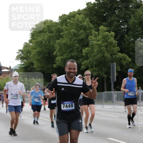 29.06.2025 - hella hamburg halbmarathon Jannik Wohlers http://msf.ph/oto/8236840 29.06.2025 10:28:54 Lombardsbrücke 1230, 2688, 3179, 3311, 4349, 4373, 6345, 6725, 7449, 8048, 8812, 9714, 10198, 10641, 10808, 11792, 11803, 11989, 12404, 12958, 13090, 14644, 15952, 15955, 16673, 16676, 17496, 18298, 18299, 18414 meine-sportfotos.de