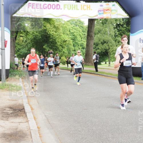 29.06.2025 - hella hamburg halbmarathon MichiJ http://msf.ph/oto/8236854 29.06.2025 10:27:15 Zwischen KM18-KM19 1164, 3014, 3530, 13729, 15965 meine-sportfotos.de