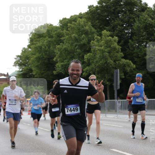 29.06.2025 - hella hamburg halbmarathon Jannik Wohlers http://msf.ph/oto/8236859 29.06.2025 10:28:54 Lombardsbrücke 1230, 2688, 3179, 3311, 4349, 4373, 6345, 6725, 7449, 8048, 8812, 9714, 10198, 10641, 10808, 11792, 11803, 11989, 12404, 12958, 13090, 14644, 15952, 15955, 16673, 16676, 17496, 18298, 18299, 18414 meine-sportfotos.de