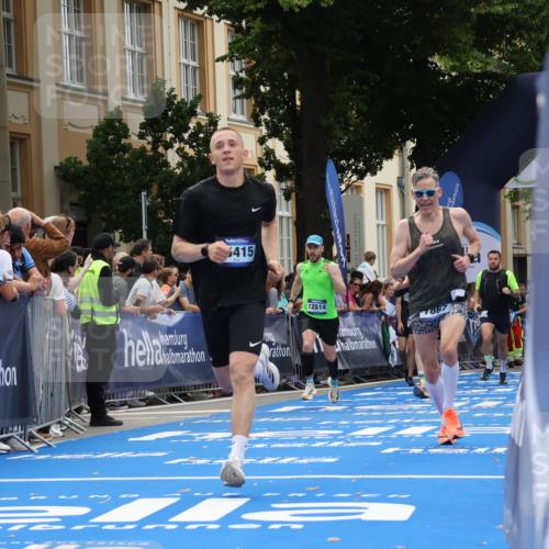 29.06.2025 - hella hamburg halbmarathon Strokosch-Dieckow http://msf.ph/oto/8236865 29.06.2025 10:35:16 Ziel 4740, 4944, 7867, 10877, 11898, 12514, 13798, 14789, 15390, 15415, 15701, 15773, 15931 meine-sportfotos.de