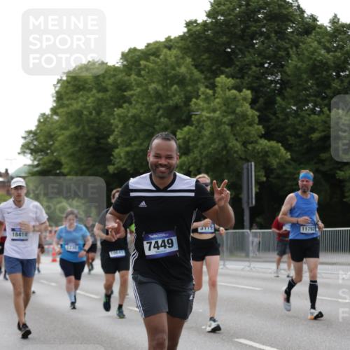 29.06.2025 - hella hamburg halbmarathon Jannik Wohlers http://msf.ph/oto/8236867 29.06.2025 10:28:54 Lombardsbrücke 1230, 2688, 3179, 3311, 4349, 4373, 6345, 6725, 7449, 8048, 8812, 9714, 10198, 10641, 10808, 11792, 11803, 11989, 12404, 12958, 13090, 14644, 15952, 15955, 16673, 16676, 17496, 18298, 18299, 18414 meine-sportfotos.de