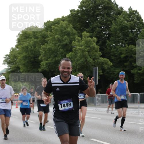 29.06.2025 - hella hamburg halbmarathon Jannik Wohlers http://msf.ph/oto/8236895 29.06.2025 10:28:54 Lombardsbrücke 1230, 2688, 3179, 3311, 4349, 4373, 6345, 6725, 7449, 8048, 8812, 9714, 10198, 10641, 10808, 11792, 11803, 11989, 12404, 12958, 13090, 14644, 15952, 15955, 16673, 16676, 17496, 18298, 18299, 18414 meine-sportfotos.de