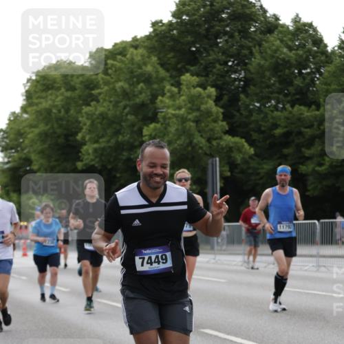29.06.2025 - hella hamburg halbmarathon Jannik Wohlers http://msf.ph/oto/8236904 29.06.2025 10:28:54 Lombardsbrücke 1230, 2688, 3179, 3311, 4349, 4373, 6345, 6725, 7449, 8048, 8812, 9714, 10198, 10641, 10808, 11792, 11803, 11989, 12404, 12958, 13090, 14644, 15952, 15955, 16673, 16676, 17496, 18298, 18299, 18414 meine-sportfotos.de