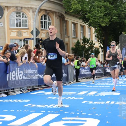 29.06.2025 - hella hamburg halbmarathon Strokosch-Dieckow http://msf.ph/oto/8236926 29.06.2025 10:35:17 Ziel 4740, 4944, 7867, 10877, 11898, 12514, 13798, 14789, 15390, 15415, 15701, 15773, 15931 meine-sportfotos.de