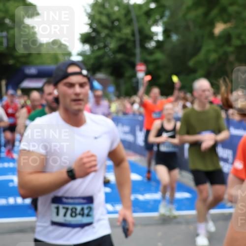29.06.2025 - hella hamburg halbmarathon Zöllner http://msf.ph/oto/8236973 29.06.2025 10:55:14 Ziel 1549, 1628, 2119, 2448, 3041, 3945, 4903, 6355, 6891, 8973, 9361, 9380, 10188, 10191, 10192, 10582, 11747, 11976, 12248, 12961, 14834, 15854, 16108, 16521, 16630, 18031, 18966 meine-sportfotos.de