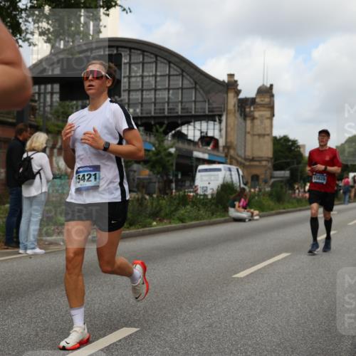 29.06.2025 - hella hamburg halbmarathon Yannick Fuchs http://msf.ph/oto/8237021 29.06.2025 10:34:34 20KM 1358, 1603, 1975, 2573, 2826, 3547, 3626, 4381, 4398, 4766, 4888, 5375, 6149, 6152, 6649, 7109, 7495, 7622, 8346, 8467, 8574, 8933, 9116, 11714, 11806, 12046, 12091, 13190, 14077, 14699, 15421, 15813, 15828, 16580, 17245, 17792, 17916, 17973, 18013, 18979 meine-sportfotos.de