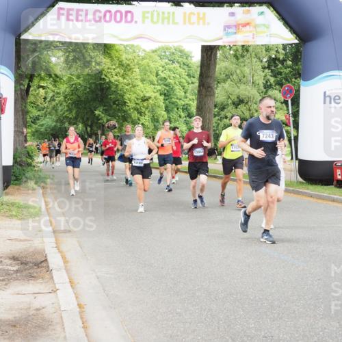 29.06.2025 - hella hamburg halbmarathon MichiJ http://msf.ph/oto/8237034 29.06.2025 10:50:06 Zwischen KM18-KM19 1427, 7243, 11527, 11960, 12479, 14917, 15908, 17532, 19023 meine-sportfotos.de