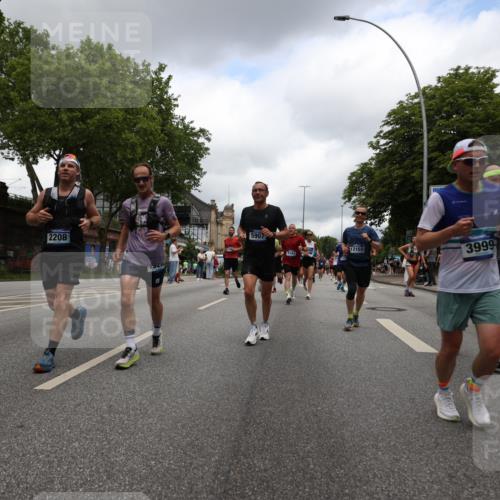 29.06.2025 - hella hamburg halbmarathon Yannick Fuchs http://msf.ph/oto/8237038 29.06.2025 10:47:09 20KM 1061, 1258, 1499, 1683, 1706, 1783, 2074, 2099, 2208, 2346, 2910, 3059, 3334, 3399, 3999, 4065, 4419, 4587, 4635, 5077, 5607, 5907, 6198, 6628, 6897, 7177, 7509, 7864, 8273, 8361, 8587, 8651, 9065, 9163, 9537, 10724, 11217, 11588, 11589, 11604, 11689, 11992, 12155, 12413, 12482, 12490, 12875, 12910, 14323, 15126, 15179, 15430, 15681, 15980, 16467, 16538, 16986, 18249, 18720, 18901, 19208, 19244 meine-sportfotos.de