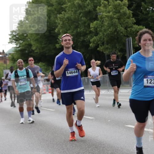 29.06.2025 - hella hamburg halbmarathon Jannik Wohlers http://msf.ph/oto/8237073 29.06.2025 10:28:59 Lombardsbrücke 1230, 1661, 3179, 3311, 4349, 4373, 6285, 6725, 7449, 8812, 9714, 10198, 10322, 10641, 10808, 11249, 11792, 11803, 11989, 12086, 12958, 13090, 13382, 14644, 16659, 16662, 16673, 16676, 17496, 18298, 18299, 18414 meine-sportfotos.de