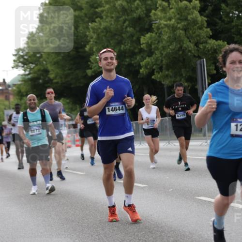 29.06.2025 - hella hamburg halbmarathon Jannik Wohlers http://msf.ph/oto/8237084 29.06.2025 10:28:59 Lombardsbrücke 1230, 1661, 3179, 3311, 4349, 4373, 6285, 6725, 7449, 8812, 9714, 10198, 10322, 10641, 10808, 11249, 11792, 11803, 11989, 12086, 12958, 13090, 13382, 14644, 16659, 16662, 16673, 16676, 17496, 18298, 18299, 18414 meine-sportfotos.de