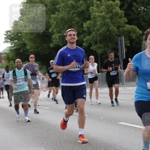 29.06.2025 - hella hamburg halbmarathon Jannik Wohlers http://msf.ph/oto/8237130 29.06.2025 10:28:59 Lombardsbrücke 1230, 1661, 3179, 3311, 4349, 4373, 6285, 6725, 7449, 8812, 9714, 10198, 10322, 10641, 10808, 11249, 11792, 11803, 11989, 12086, 12958, 13090, 13382, 14644, 16659, 16662, 16673, 16676, 17496, 18298, 18299, 18414 meine-sportfotos.de