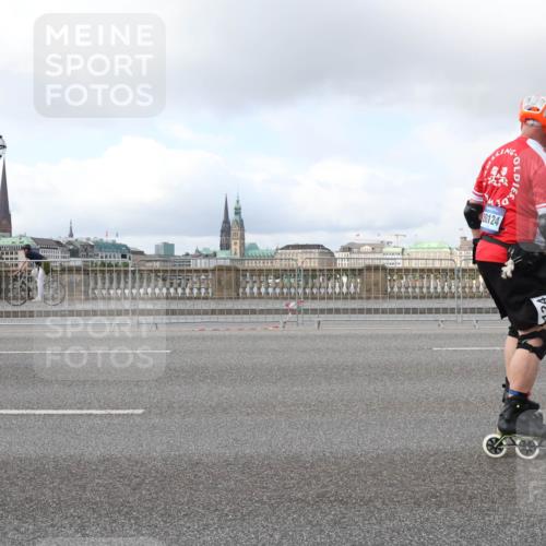 29.06.2025 - hella hamburg halbmarathon Lena Gebhardt http://msf.ph/oto/8237137 29.06.2025 09:02:01 Lombardsbrücke  meine-sportfotos.de