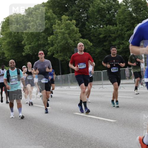29.06.2025 - hella hamburg halbmarathon Jannik Wohlers http://msf.ph/oto/8237214 29.06.2025 10:29:01 Lombardsbrücke 1230, 1661, 3179, 3311, 4349, 4373, 6285, 6725, 7449, 7517, 8812, 9714, 10322, 10641, 10808, 10996, 11249, 11792, 11803, 11989, 12086, 12958, 13382, 14644, 16659, 16662, 16673, 16676, 17496, 18298, 18299, 18414 meine-sportfotos.de