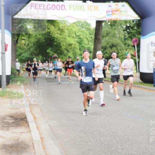29.06.2025 - hella hamburg halbmarathon MichiJ http://msf.ph/oto/8237216 29.06.2025 10:27:18 Zwischen KM18-KM19 1164, 1615, 2525, 2849, 3014, 3530, 11055, 17005 meine-sportfotos.de