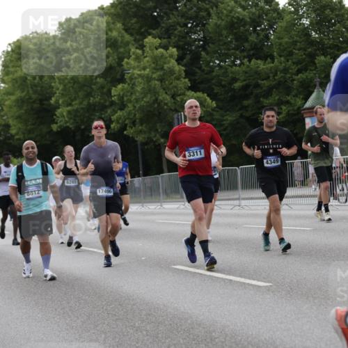 29.06.2025 - hella hamburg halbmarathon Jannik Wohlers http://msf.ph/oto/8237242 29.06.2025 10:29:01 Lombardsbrücke 1230, 1661, 3179, 3311, 4349, 4373, 6285, 6725, 7449, 7517, 8812, 9714, 10322, 10641, 10808, 10996, 11249, 11792, 11803, 11989, 12086, 12958, 13382, 14644, 16659, 16662, 16673, 16676, 17496, 18298, 18299, 18414 meine-sportfotos.de