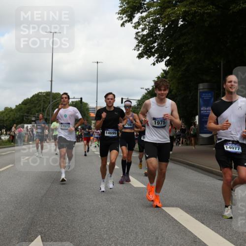 29.06.2025 - hella hamburg halbmarathon Yannick Fuchs http://msf.ph/oto/8237256 29.06.2025 10:34:35 20KM 1358, 1603, 1975, 2573, 2826, 3547, 3626, 4381, 4398, 4766, 4888, 5375, 5409, 6149, 6152, 6649, 7109, 7495, 7622, 8346, 8467, 8574, 8933, 9294, 11714, 11806, 12046, 12091, 13190, 14077, 14699, 15421, 15813, 15828, 16580, 16761, 17245, 17792, 17916, 17973, 18013, 18979 meine-sportfotos.de