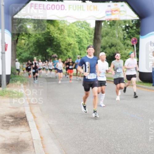 29.06.2025 - hella hamburg halbmarathon MichiJ http://msf.ph/oto/8237264 29.06.2025 10:27:18 Zwischen KM18-KM19 1164, 1615, 2525, 2849, 3014, 3530, 11055, 17005 meine-sportfotos.de