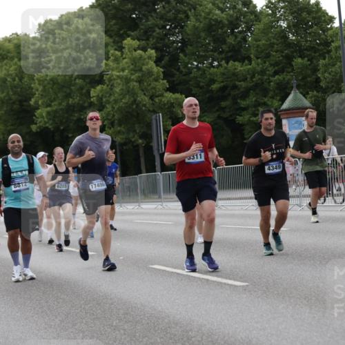 29.06.2025 - hella hamburg halbmarathon Jannik Wohlers http://msf.ph/oto/8237310 29.06.2025 10:29:01 Lombardsbrücke 1230, 1661, 3179, 3311, 4349, 4373, 6285, 6725, 7449, 7517, 8812, 9714, 10322, 10641, 10808, 10996, 11249, 11792, 11803, 11989, 12086, 12958, 13382, 14644, 16659, 16662, 16673, 16676, 17496, 18298, 18299, 18414 meine-sportfotos.de