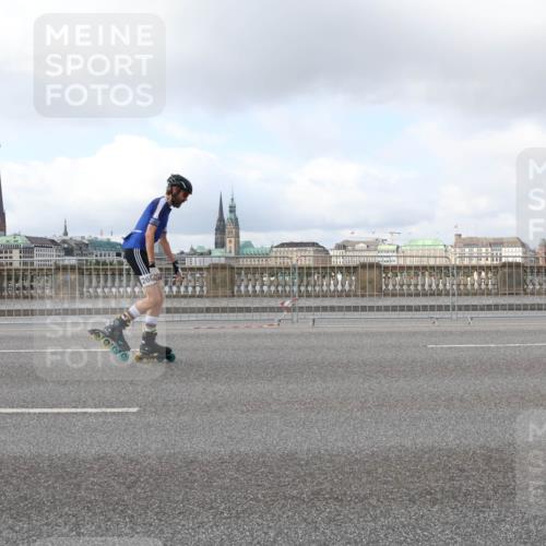 29.06.2025 - hella hamburg halbmarathon Lena Gebhardt http://msf.ph/oto/8237331 29.06.2025 09:02:01 Lombardsbrücke  meine-sportfotos.de
