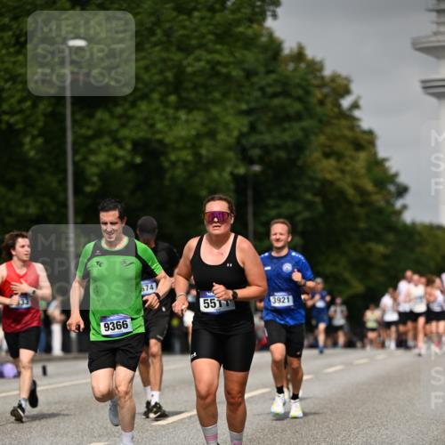 29.06.2025 - hella hamburg halbmarathon Dr. Thomas Lammeyer http://msf.ph/oto/8237333 29.06.2025 10:13:50 Kennedybrücke 1573, 1838, 3921, 5511, 7042, 7187, 7333, 7636, 8219, 8890, 9366, 9434, 9674, 9781, 10036, 10943, 11027 meine-sportfotos.de