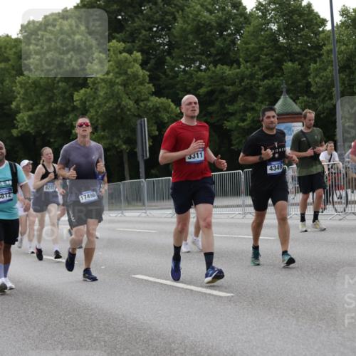 29.06.2025 - hella hamburg halbmarathon Jannik Wohlers http://msf.ph/oto/8237335 29.06.2025 10:29:01 Lombardsbrücke 1230, 1661, 3179, 3311, 4349, 4373, 6285, 6725, 7449, 7517, 8812, 9714, 10322, 10641, 10808, 10996, 11249, 11792, 11803, 11989, 12086, 12958, 13382, 14644, 16659, 16662, 16673, 16676, 17496, 18298, 18299, 18414 meine-sportfotos.de