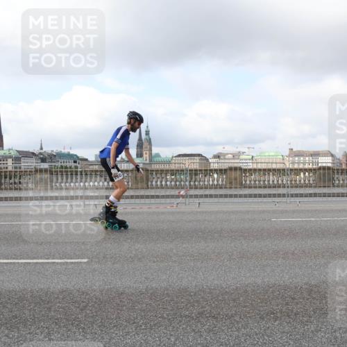 29.06.2025 - hella hamburg halbmarathon Lena Gebhardt http://msf.ph/oto/8237427 29.06.2025 09:02:01 Lombardsbrücke  meine-sportfotos.de
