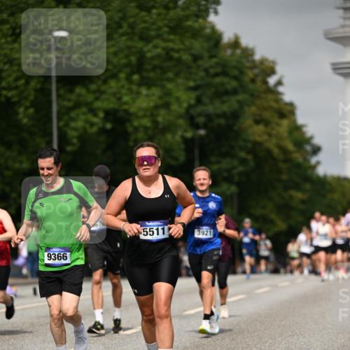 29.06.2025 - hella hamburg halbmarathon Dr. Thomas Lammeyer http://msf.ph/oto/8237453 29.06.2025 10:13:50 Kennedybrücke 1573, 1838, 3921, 5511, 7042, 7187, 7333, 7636, 8219, 8890, 9366, 9434, 9674, 9781, 10036, 10943, 11027 meine-sportfotos.de