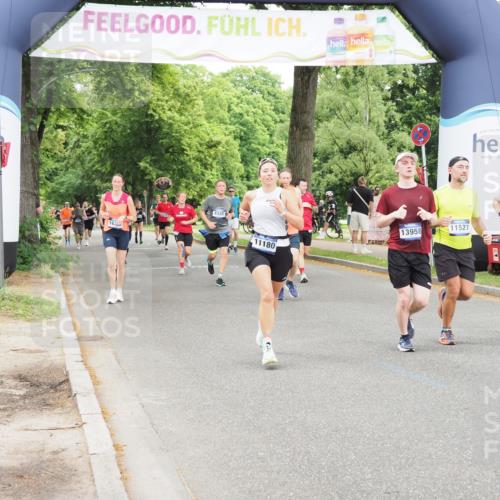 29.06.2025 - hella hamburg halbmarathon MichiJ http://msf.ph/oto/8237455 29.06.2025 10:50:07 Zwischen KM18-KM19 1427, 7243, 9306, 11180, 11527, 11960, 12479, 13958, 14917, 15908, 17532, 19023 meine-sportfotos.de