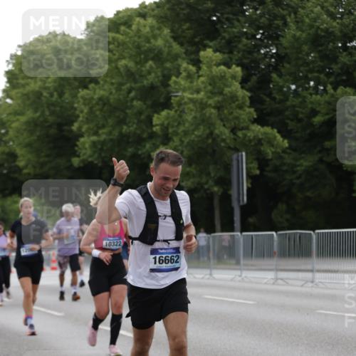 29.06.2025 - hella hamburg halbmarathon Jannik Wohlers http://msf.ph/oto/8237573 29.06.2025 10:29:06 Lombardsbrücke 1063, 1230, 1661, 3179, 3311, 3524, 4349, 6285, 6725, 7517, 7832, 8812, 9714, 10322, 10641, 10996, 11249, 11269, 11634, 11792, 11803, 12086, 13382, 14644, 16306, 16659, 16662, 16676, 17496, 17945, 18298, 18299 meine-sportfotos.de