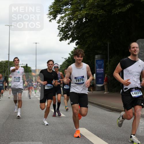 29.06.2025 - hella hamburg halbmarathon Yannick Fuchs http://msf.ph/oto/8237594 29.06.2025 10:34:36 20KM 1358, 1603, 1975, 2573, 2826, 3547, 3626, 4381, 4398, 4766, 4888, 5375, 5409, 5508, 6149, 6152, 6649, 7109, 7495, 7622, 8346, 8467, 8574, 8933, 9294, 11714, 11806, 12046, 12091, 13190, 14077, 14699, 15421, 15813, 15828, 16580, 16761, 17245, 17792, 17916, 17973, 18013, 18979 meine-sportfotos.de