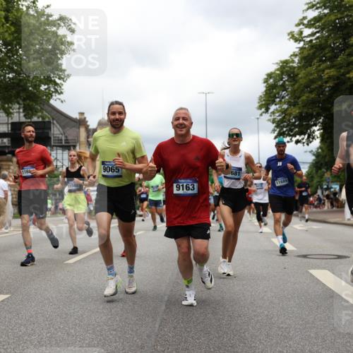29.06.2025 - hella hamburg halbmarathon Yannick Fuchs http://msf.ph/oto/8237597 29.06.2025 10:47:11 20KM 1061, 1258, 1499, 1683, 1706, 1783, 2074, 2082, 2099, 2208, 2346, 2910, 3059, 3334, 3399, 3999, 4065, 4419, 4587, 4635, 5077, 5607, 5907, 6198, 6628, 7177, 7509, 7864, 8273, 8361, 8390, 8651, 9065, 9163, 9537, 10724, 10895, 11217, 11588, 11589, 11604, 11689, 11992, 12155, 12413, 12482, 12490, 12875, 12910, 14323, 15126, 15179, 15430, 15681, 15980, 16467, 16538, 16986, 18249, 18590, 18720, 18901, 19208, 19244 meine-sportfotos.de