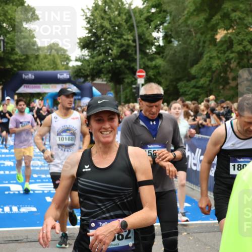 29.06.2025 - hella hamburg halbmarathon Zöllner http://msf.ph/oto/8237661 29.06.2025 10:55:22 Ziel 4189, 5287, 5643, 6723, 6891, 8487, 8973, 10188, 10263, 11184, 12526, 13236, 13470, 16521, 16985, 18290, 18380, 18531 meine-sportfotos.de