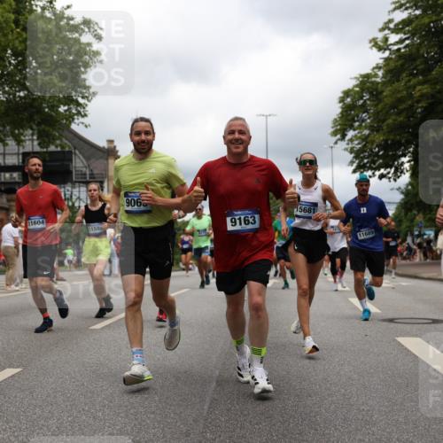 29.06.2025 - hella hamburg halbmarathon Yannick Fuchs http://msf.ph/oto/8237675 29.06.2025 10:47:11 20KM 1061, 1258, 1499, 1683, 1706, 1783, 2074, 2082, 2099, 2208, 2346, 2910, 3059, 3334, 3399, 3999, 4065, 4419, 4587, 4635, 5077, 5607, 5907, 6198, 6628, 7177, 7509, 7864, 8273, 8361, 8390, 8651, 9065, 9163, 9537, 10724, 10895, 11217, 11588, 11589, 11604, 11689, 11992, 12155, 12413, 12482, 12490, 12875, 12910, 14323, 15126, 15179, 15430, 15681, 15980, 16467, 16538, 16986, 18249, 18590, 18720, 18901, 19208, 19244 meine-sportfotos.de