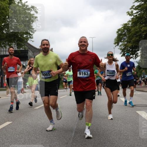 29.06.2025 - hella hamburg halbmarathon Yannick Fuchs http://msf.ph/oto/8237732 29.06.2025 10:47:11 20KM 1061, 1258, 1499, 1683, 1706, 1783, 2074, 2082, 2099, 2208, 2346, 2910, 3059, 3334, 3399, 3999, 4065, 4419, 4587, 4635, 5077, 5607, 5907, 6198, 6628, 7177, 7509, 7864, 8273, 8361, 8390, 8651, 9065, 9163, 9537, 10724, 10895, 11217, 11588, 11589, 11604, 11689, 11992, 12155, 12413, 12482, 12490, 12875, 12910, 14323, 15126, 15179, 15430, 15681, 15980, 16467, 16538, 16986, 18249, 18590, 18720, 18901, 19208, 19244 meine-sportfotos.de