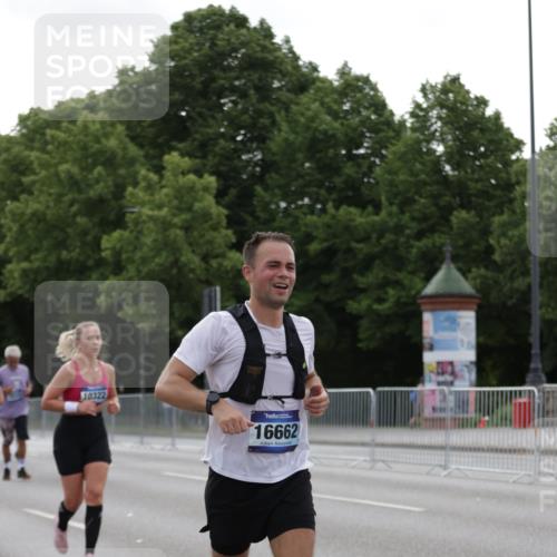 29.06.2025 - hella hamburg halbmarathon Jannik Wohlers http://msf.ph/oto/8237771 29.06.2025 10:29:07 Lombardsbrücke 1063, 1230, 1661, 3179, 3311, 3524, 4349, 4395, 6285, 6725, 7517, 7832, 8812, 9714, 10322, 10641, 10996, 11249, 11269, 11634, 11792, 11803, 12086, 12216, 13382, 14644, 16306, 16659, 16662, 16676, 17496, 17945, 18298, 18299 meine-sportfotos.de
