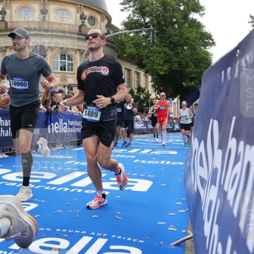 29.06.2025 - hella hamburg halbmarathon Strokosch-Dieckow http://msf.ph/oto/8237826 29.06.2025 10:35:31 Ziel 1344, 1889, 4050, 4062, 5269, 10384, 10771, 14841, 15959, 16123, 16695, 16811, 17612, 17826, 18841, 19022 meine-sportfotos.de