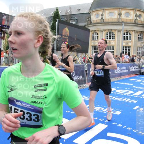29.06.2025 - hella hamburg halbmarathon Michael Strokosch http://msf.ph/oto/8237828 29.06.2025 10:48:02 Ziel 1086, 1604, 1613, 4528, 4601, 5022, 6377, 12724, 12747, 12808, 14730, 15333, 16766, 17451, 18206, 18922, 19198 meine-sportfotos.de