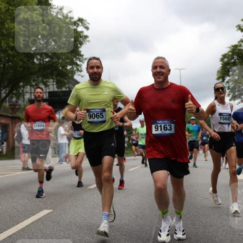29.06.2025 - hella hamburg halbmarathon Yannick Fuchs http://msf.ph/oto/8237847 29.06.2025 10:47:11 20KM 1061, 1258, 1499, 1683, 1706, 1783, 2074, 2082, 2099, 2208, 2346, 2910, 3059, 3334, 3399, 3999, 4065, 4419, 4587, 4635, 5077, 5607, 5907, 6198, 6628, 7177, 7509, 7864, 8273, 8361, 8390, 8651, 9065, 9163, 9537, 10724, 10895, 11217, 11588, 11589, 11604, 11689, 11992, 12155, 12413, 12482, 12490, 12875, 12910, 14323, 15126, 15179, 15430, 15681, 15980, 16467, 16538, 16986, 18249, 18590, 18720, 18901, 19208, 19244 meine-sportfotos.de