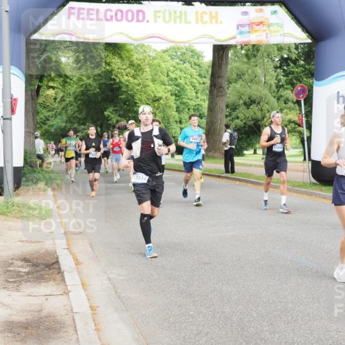 29.06.2025 - hella hamburg halbmarathon MichiJ http://msf.ph/oto/8237860 29.06.2025 10:27:22 Zwischen KM18-KM19 1164, 1615, 2525, 2849, 11049, 11055, 11379, 13514, 14905, 15372, 17005, 18723 meine-sportfotos.de