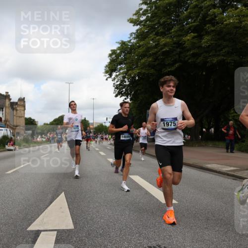 29.06.2025 - hella hamburg halbmarathon Yannick Fuchs http://msf.ph/oto/8237890 29.06.2025 10:34:36 20KM 1358, 1603, 1975, 2573, 2826, 3547, 3626, 4381, 4398, 4766, 4888, 5375, 5409, 5508, 6149, 6152, 6649, 7109, 7495, 7622, 8346, 8467, 8574, 8933, 9294, 11714, 11806, 12046, 12091, 13190, 14077, 14699, 15421, 15813, 15828, 16580, 16761, 17245, 17792, 17916, 17973, 18013, 18979 meine-sportfotos.de