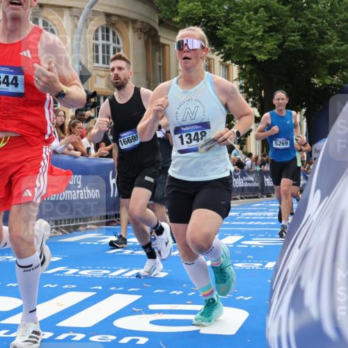 29.06.2025 - hella hamburg halbmarathon Strokosch-Dieckow http://msf.ph/oto/8237902 29.06.2025 10:35:33 Ziel 1344, 1889, 4050, 4062, 5269, 10384, 10771, 14841, 15959, 16123, 16695, 16811, 17612, 17826, 18841, 19022 meine-sportfotos.de