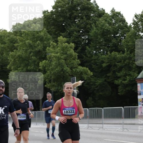 29.06.2025 - hella hamburg halbmarathon Jannik Wohlers http://msf.ph/oto/8237908 29.06.2025 10:29:08 Lombardsbrücke 1063, 1661, 3179, 3311, 3524, 4349, 4395, 6285, 6725, 7517, 7832, 8812, 9714, 10322, 10996, 11249, 11269, 11634, 11792, 11803, 12086, 12216, 13382, 14644, 16306, 16659, 16662, 16676, 17496, 17945, 18298, 18299 meine-sportfotos.de