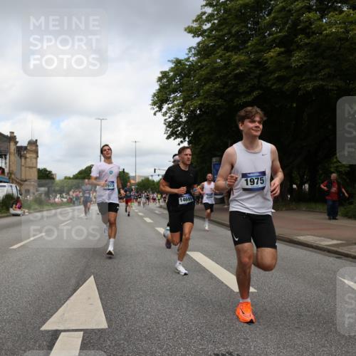 29.06.2025 - hella hamburg halbmarathon Yannick Fuchs http://msf.ph/oto/8237960 29.06.2025 10:34:36 20KM 1358, 1603, 1975, 2573, 2826, 3547, 3626, 4381, 4398, 4766, 4888, 5375, 5409, 5508, 6149, 6152, 6649, 7109, 7495, 7622, 8346, 8467, 8574, 8933, 9294, 11714, 11806, 12046, 12091, 13190, 14077, 14699, 15421, 15813, 15828, 16580, 16761, 17245, 17792, 17916, 17973, 18013, 18979 meine-sportfotos.de